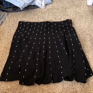 BLACK SKIRT